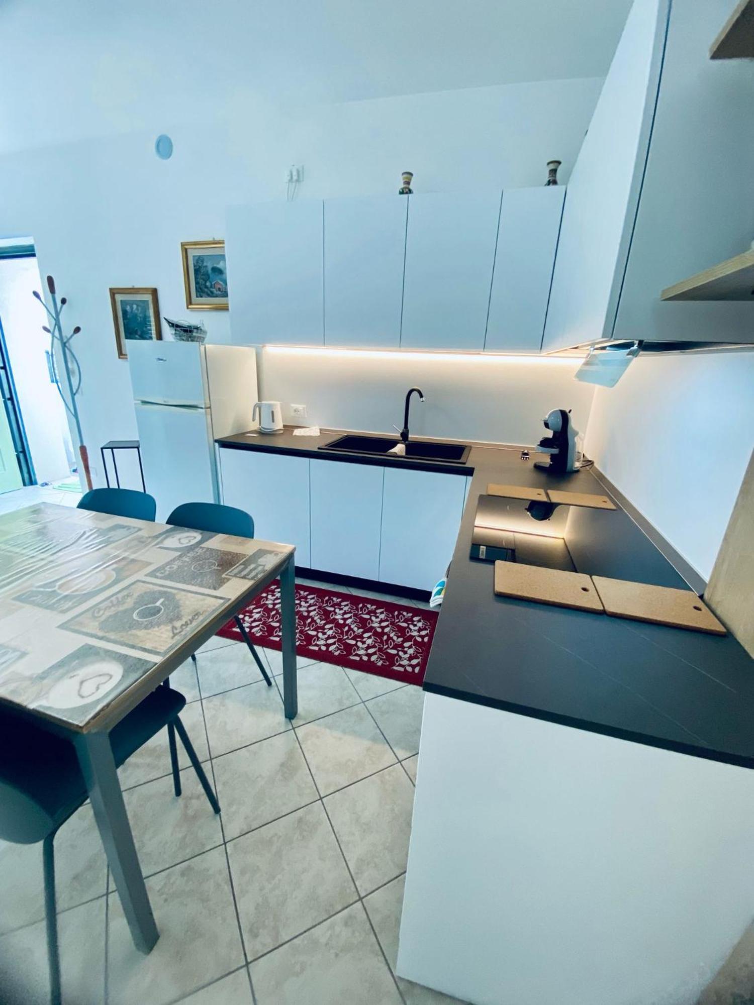 Alma Apartment Sirmione Eksteriør billede