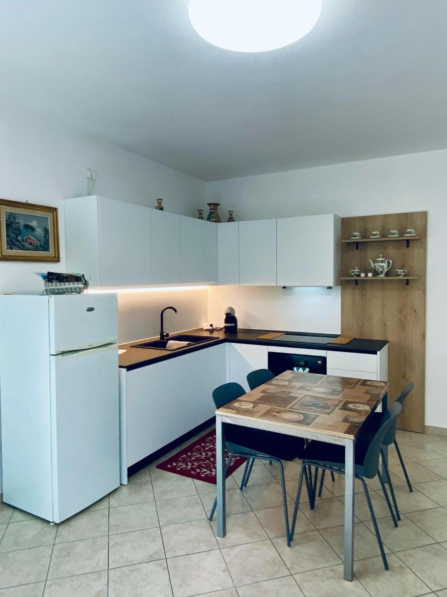 Alma Apartment Sirmione Eksteriør billede