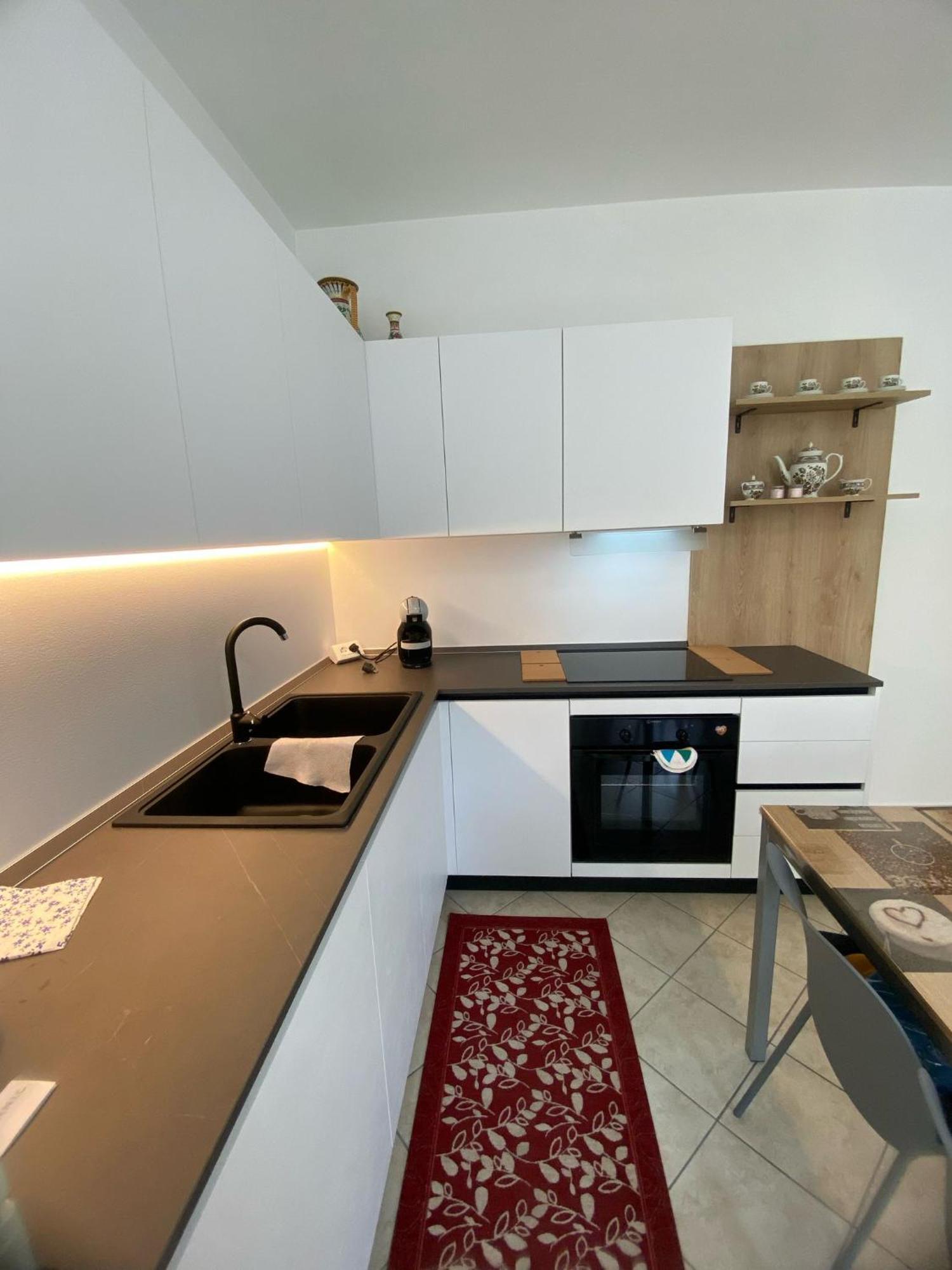 Alma Apartment Sirmione Eksteriør billede