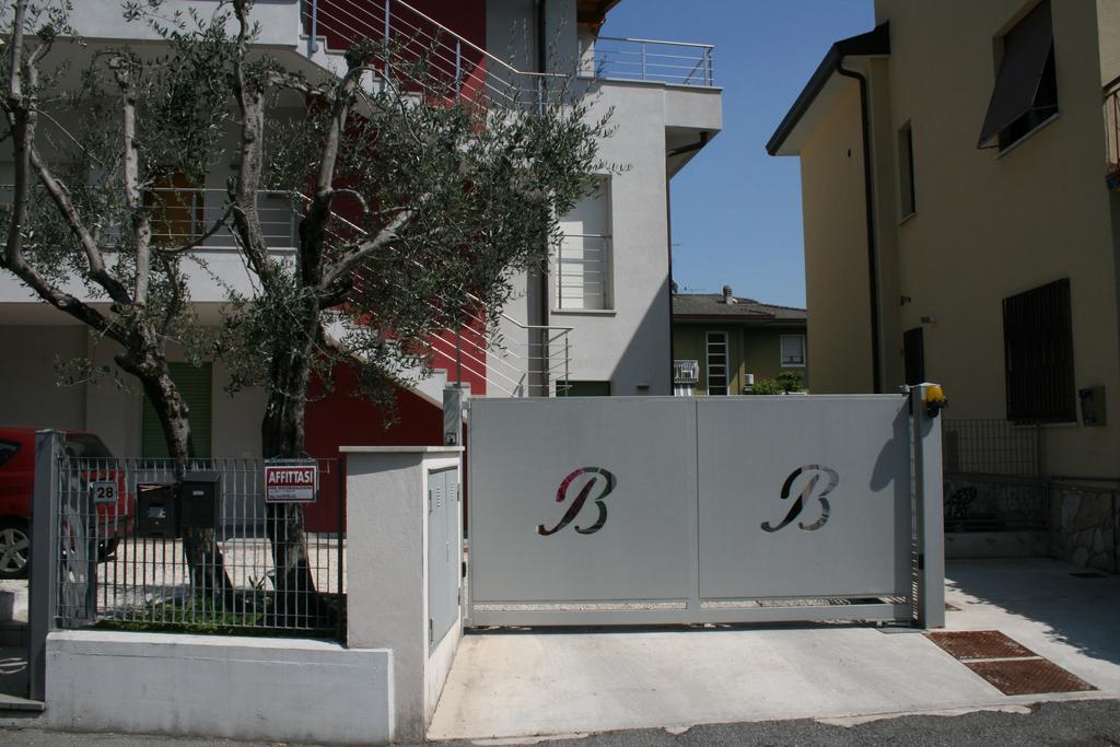 Alma Apartment Sirmione Eksteriør billede