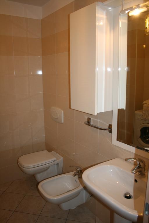 Alma Apartment Sirmione Eksteriør billede